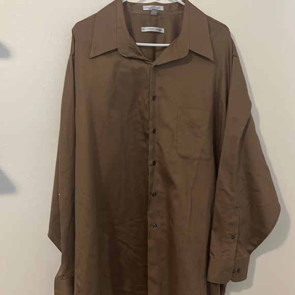 Geoffrey Beene Tops - Geoffrey Beene Brown Buttondown Dress Shirt